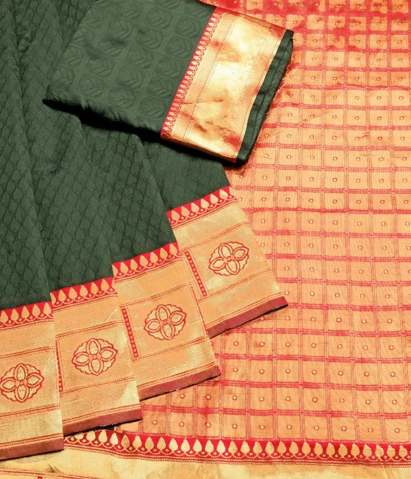 Dark_Green_Woven_Kanjivaram_Silk_Saree_with_Saree_Cover
